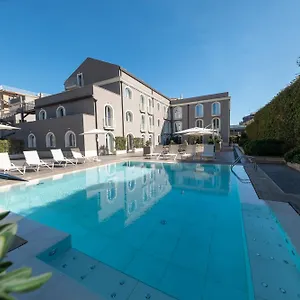 4* Szálloda Airone